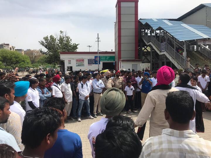 ਜੱਲ੍ਹਿਆਂਵਾਲਾ ਬਾਗ਼ ਖ਼ੂਨੀ ਸਾਕੇ ਦੀ ਸ਼ਤਾਬਦੀ ਨਮਿਤ 'ਏਬੀਪੀ ਨਿਊਜ਼' ਵੱਲੋਂ ਸ਼ਰਧਾਂਜਲੀ ਸਮਾਗਮ ਕਰਵਾਏ ਜਾ ਰਹੇ ਹਨ।