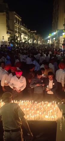 ਜੱਲ੍ਹਿਆਂਵਾਲਾ ਬਾਗ਼ ਖ਼ੂਨੀ ਸਾਕੇ ਦੀ ਸ਼ਤਾਬਦੀ ਮੌਕੇ ਦੇ ਸੈਂਕੜੇ ਸ਼ਹੀਦਾਂ ਦੀ ਯਾਦ \'ਚ ਕੈਂਡਲ ਮਾਰਚ