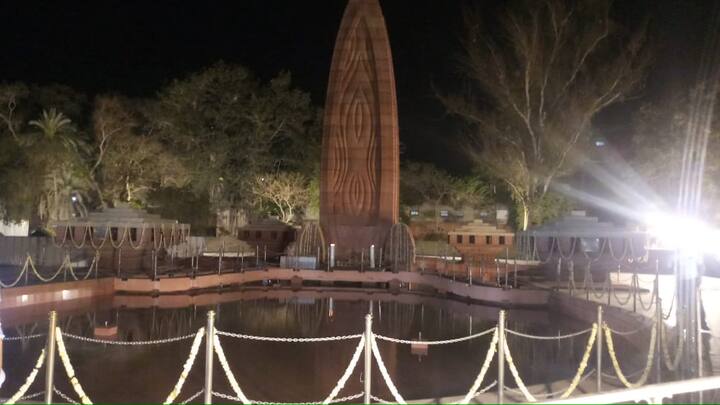 ਬ੍ਰਿਟਿਸ਼ ਸਾਸ਼ਨਕਾਲ ਮੌਕੇ 13 ਅਪਰੈਲ 1919 ਨੂੰ ਪੰਜਾਬ ਦੇ ਲੈਫ਼ਟੀਨੈਂਟ ਗਵਰਨਰ ਜਨਰਲ ਮਾਈਕਲ ਓਡਵਾਇਰ ਨੇ ਜੱਲ੍ਹਿਆਂਵਾਲਾ ਬਾਗ਼ ਵਿੱਚ ਇਕੱਠੇ ਹੋ ਰਹੇ ਲੋਕਾਂ 'ਤੇ ਗੋਲ਼ੀ ਚਲਾਉਣ ਦੇ ਹੁਕਮ ਦਿੱਤੇ ਸੀ। ਓਡਵਾਇਰ ਦੇ ਹੁਕਮਾਂ ਦੀ ਪਾਲਣਾ ਜਨਰਲ ਰੈਜੀਨਲਡ ਡਾਇਰ ਨੇ ਕੀਤੀ ਸੀ ਤੇ ਸੈਂਕੜੇ ਨਿਹੱਥੇ ਲੋਕਾਂ ਨੂੰ ਗੋਲ਼ੀਆਂ ਨਾਲ ਭੁੰਨ ਦਿੱਤਾ ਸੀ। ਇਸ ਖੂਨੀ ਸਾਕੇ ਦਾ ਬਦਲਾ ਸ਼ਹੀਦ ਊਧਮ ਸਿੰਘ ਨੇ ਇੰਗਲੈਂਡ ਜਾ ਕੇ ਓਡਵਾਇਰ ਨੂੰ ਮਾਰ ਕੇ ਲਿਆ ਸੀ।