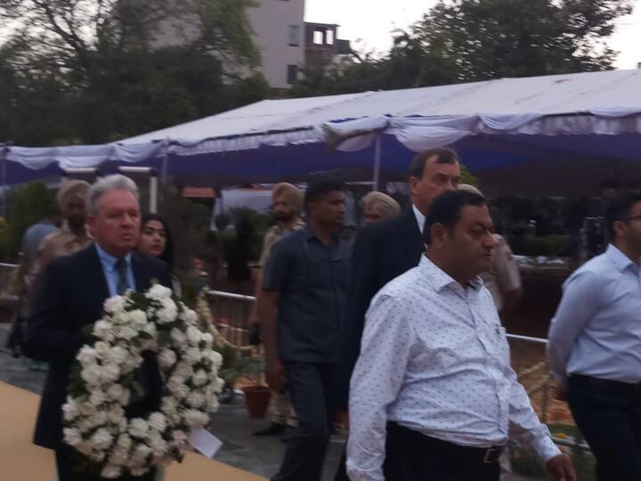 ਜੱਲ੍ਹਿਆਂਵਾਲਾ ਬਾਗ਼ ਖ਼ੂਨੀ ਸਾਕੇ ਦੇ 100 ਸਾਲ ਪੂਰੇ ਹੋਣ 'ਤੇ ਬ੍ਰਿਟਿਸ਼ ਹਾਈ ਕਮਿਸ਼ਨ ਵੱਲੋਂ ਵੀ ਸ਼ਰਧਾਂਜਲੀ ਭੇਂਟ ਕੀਤੀ ਗਈ। 