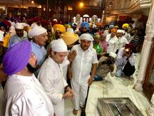 ਰਾਹੁਲ ਗਾਂਧੀ ਨੇ ਦਰਬਾਰ ਸਾਹਿਬ ਟੇਕਿਆ ਮੱਥਾ ਤੇ ਜੱਲ੍ਹਿਆਂਵਾਲਾ ਬਾਗ਼ ਦੇ ਸ਼ਹੀਦਾਂ ਨੂੰ ਭੇਂਟ ਕੀਤੀ ਸ਼ਰਧਾਂਜਲੀ