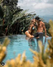 ਪੁੱਠੇ ਢੰਗ ਨਾਲ ਪ੍ਰੇਮ ਦਾ ਇਜ਼ਹਾਰ ਕਰਦੇ ਜੋੜੇ ਨੂੰ ਸੋਸ਼ਲ ਮੀਡੀਆ \'ਤੇ ਫਿੱਟ-ਲਾਹਣਤਾਂ, ਫਿਰ ਆਈ ਸੱਚਾਈ ਸਾਹਮਣੇ