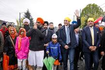 ਕੈਨੇਡਾ \'ਚ ਵਿਸਾਖੀ ਦੀਆਂ ਰੌਣਕਾਂ, ਟਰੂਡੋ ਵੀ ਹੋਏ ਨਗਰ ਕੀਰਤਨ \'ਚ ਸ਼ਾਮਲ