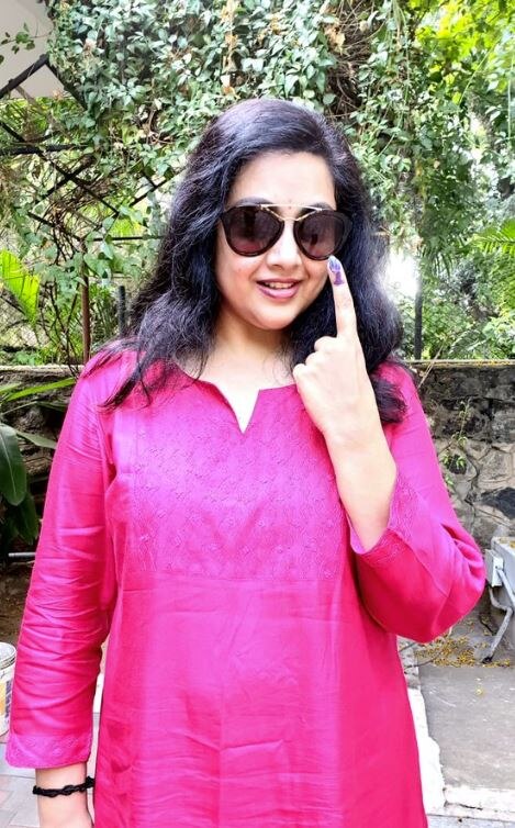 ਦੂਜੇ ਗੇੜ ਦੀ ਵੋਟਾਂ ‘ਚ ਤਮਿਲਨਾਡੂ ਦੀਆਂ 39 ਵਿੱਚੋਂ 38 ਸੀਟਾਂ ਦੇ ਨਾਲ 18 ਵਿਧਾਨ ਸਭਾ ਸੀਟਾਂ ‘ਤੇ ਉਪ ਚੋਣਾਂ ਲਈ ਵੋਟਿੰਗ ਹੋ ਰਹੀ ਹੈ।