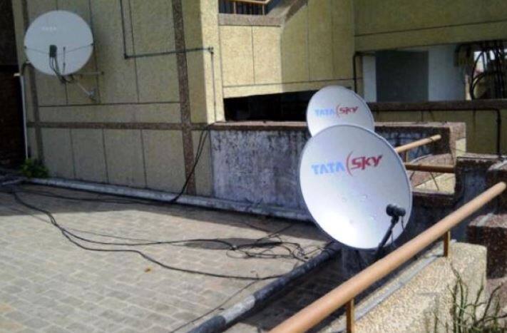 ਟੈਲੀਕਾਮ ਰੈਗੂਲੇਟਰੀ ਆਫ ਇੰਡੀਆ ਜਲਦੀ ਹੀ ਅਜਿਹੀ ਸਰਵਿਸ ਲੌਂਚ ਕਰਨ ਦੀ ਤਿਆਰੀ ਕਰ ਰਹੀ ਹੈ ਜਿਸ ‘ਚ ਯੂਜ਼ਰਸ ਬਿਨਾ ਸੈੱਟ ਟੌਪ ਬਾਕਸ ਬਦਲੇ ਆਪਣੇ ਆਪਰੇਟਰ ਨੂੰ ਬਦਲ ਸਕਦੇ ਹਨ।