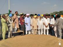 ਹੁਣ ਮੰਡੀਆਂ \'ਚ ਰੁਲਣ ਲੱਗਾ ਅੰਨਦਾਤਾ, ਨਮੀ ਬਣੀ ਕਣਕ ਦੀ ਖਰੀਦ \'ਚ ਅੜਿੱਕਾ