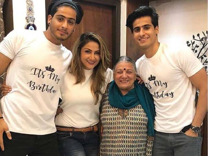 ਸਿਰਫ ਬਾਲੀਵੁੱਡ ਹੀ ਨਹੀਂ ਛੋਟੇ ਪਰਦੇ ਦੇ ਸਟਾਰਸ ਵੀ ਇਹ ਬੋਲਡ ਕਦਮ ਲੈ ਚੁੱਕੀਆਂ ਹਨ। ਉਰਵਸ਼ੀ ਢੋਲਕੀਆਂ ਦੋ ਬੇਟਿਆਂ ਦੀ ਮਾਂ ਹੈ ਤੇ ਉਸ ਨੇ ਇਨ੍ਹਾਂ ਦੋਵਾਂ ਨੂੰ ਵਿਆਹ ਤੋਂ ਪਹਿਲਾਂ ਜਨਮ ਦਿੱਤਾ ਸੀ।