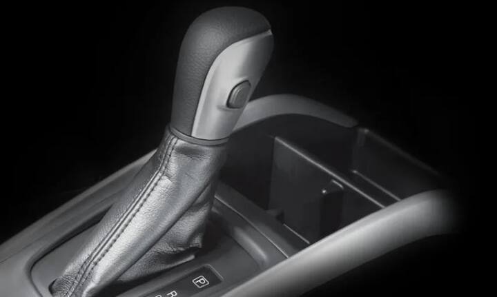 ਗਲੈਂਜਾ ਦੀ ਸਾਰੀ ਸੇਲ ਦੀ ਜ਼ਿੰਮੇਦਾਰੀ ਟੋਇਟਾ ਦੀ ਹੋਵੇਗੀ। ਇਸ ਦੀ ਕੀਮਤ ਮਾਰੂਤੀ ਤੋਂ ਜ਼ਿਆਦਾ ਹੋ ਸਕਦੀ ਹੈ।