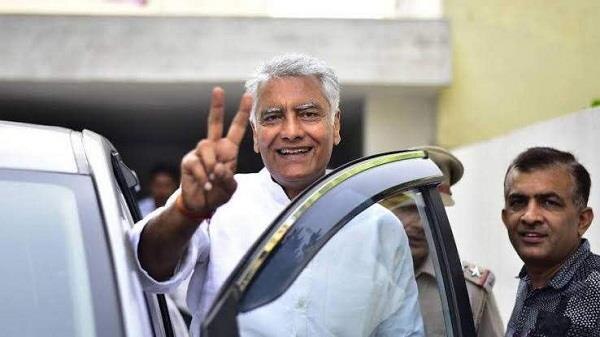 sunil jakhar will be president of Congress in Punjab no changed ਜਾਖੜ ਹੱਥ ਹੀ ਰਹੇਗੀ ਕਾਂਗਰਸ ਦੀ ਕਮਾਨ, ਪੰਜਾਬ ਕਾਂਗਰਸ 'ਚ ਨਹੀਂ ਹੋਵੇਗਾ ਕੋਈ ਫੇਰਬਦਲ