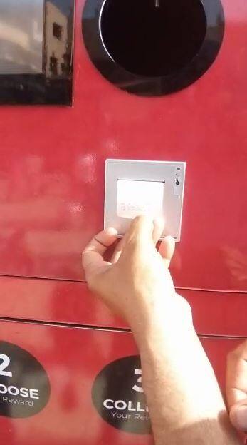 ਸਥਾਨਕ ਲੋਕ ਤੇ ਸੈਲਾਨੀ ਇਨ੍ਹਾਂ ਮਸ਼ੀਨਾਂ ਦਾ ਖ਼ੂਬ ਇਸਤੇਮਾਲ ਕਰ ਰਹੇ ਹਨ। ਸਫ਼ਾਈ ਦੇ ਨਾਲ ਹੀ 10 ਤੋਂ 20 ਫੀਸਦੀ ਡਿਸਕਾਊਂਟ ਕੂਪਨ ਮਿਲਣ ਕਰਕੇ ਲੋਕ ਖ਼ੁਸ਼ ਵੀ ਹਨ।