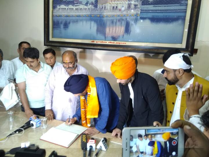 ਕੁਝ ਦਿਨ ਪਹਿਲਾਂ ਹੀ ਉਹ ਪਾਰਟੀ ਵਿੱਚ ਸ਼ਾਮਲ ਹੋਏ ਹਨ। ਪਾਰਟੀ ਨੇ ਉਨ੍ਹਾਂ ਨੂੰ ਗੁਰਦਾਸਪੁਰ ਤੋਂ ਚੋਣ ਮੈਦਾਨ ਵਿੱਚ ਉਤਾਰਿਆ ਹੈ।
