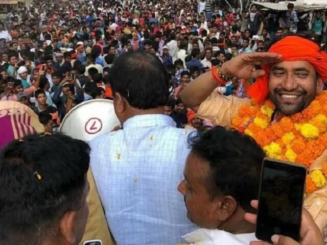 ਦਿਨੇਸ਼ ਲਾਲ ਯਾਦਵ (ਨਿਰਹੁਆ) 1.33 ਕਰੋੜ ਦੀ ਚੱਲ ਤੇ 4.60 ਕਰੋੜ ਦੀ ਅਚੱਲ ਜਾਇਦਾਦ ਦਾ ਮਾਲਕ ਹੈ। ਉਹ ਕੁੱਲ 5.93 ਕਰੋੜ ਦੀ ਜਾਇਦਾਦ ਦਾ ਮਾਲਕ ਹੈ।