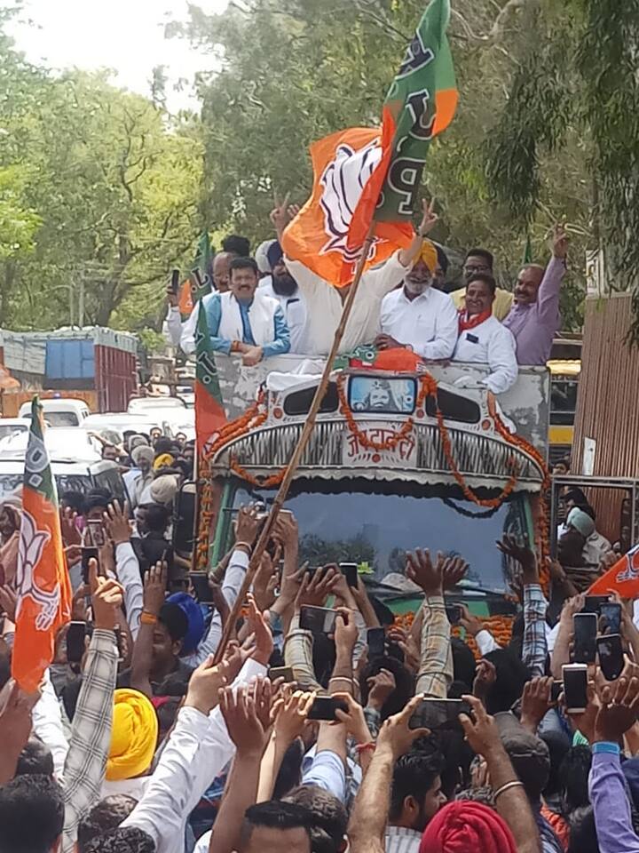 ਦੱਸਿਆ ਜਾ ਰਿਹਾ ਹੈ ਕਿ ਇਹ ਪੰਜਾਬ ਵਿੱਚ ਸਭ ਤੋਂ ਵੱਡਾ ਰੋਡ ਸ਼ੋਅ ਹੈ।