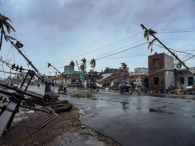 cyclone-fani-8-dead-in-odisha-a-red-alert-has-been-issued-in-coastal-areas ਫਾਨੀ ਤੂਫਾਨ ਨੇ ਓਡੀਸਾ ‘ਚ ਲਈ 8 ਲੋਕਾਂ ਦੀ ਜਾਨ, ਮੋਬਾਇਲ-ਬਿਜਲੀ ਸੇਵਾ ਠੱਪ