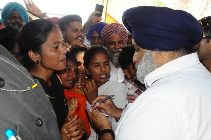 ਜਲਾਲਾਬਾਦ ਤੋਂ ਵਿਧਾਇਕ ਸੁਖਬੀਰ ਬਾਦਲ ਫ਼ਿਰੋਜ਼ਪੁਰ ਤੋਂ ਅਕਾਲੀ ਦਲ ਤੇ ਭਾਜਪਾ ਦੇ ਸਾਂਝੇ ਉਮੀਦਵਾਰ ਹਨ। ਉਨ੍ਹਾਂ ਦਾ ਮੁਕਾਬਲਾ ਕਾਂਗਰਸ ਦੇ ਉਮੀਦਵਾਰ ਤੇ ਮੌਜੂਦਾ ਸੰਸਦ ਮੈਂਬਰ ਸ਼ੇਰ ਸਿੰਘ ਘੁਬਾਇਆ ਨਾਲ ਹੋਵੇਗਾ।