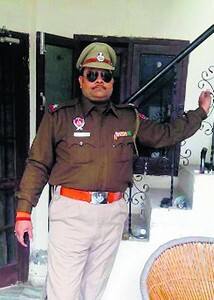 ਥਾਣੇਦਾਰ ਨੇ ਮਾਰੀ ਨਹਿਰ \'ਚ ਛਾਲ