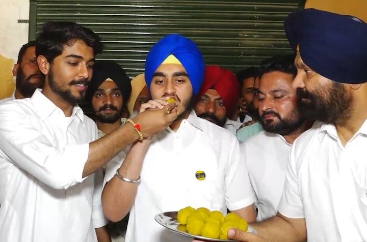 sukhbir badal son parkash singh badal grandson anantvir singh badal inaugurated akali candidate Gulzar singh ranike 2 election offices in giddarbaha ਵੱਡੇ ਬਾਦਲ ਦਾ ਪੋਤਰਾ ਵੀ ਸਿਆਸਤ 'ਚ ਕੁੱਦਿਆ..!