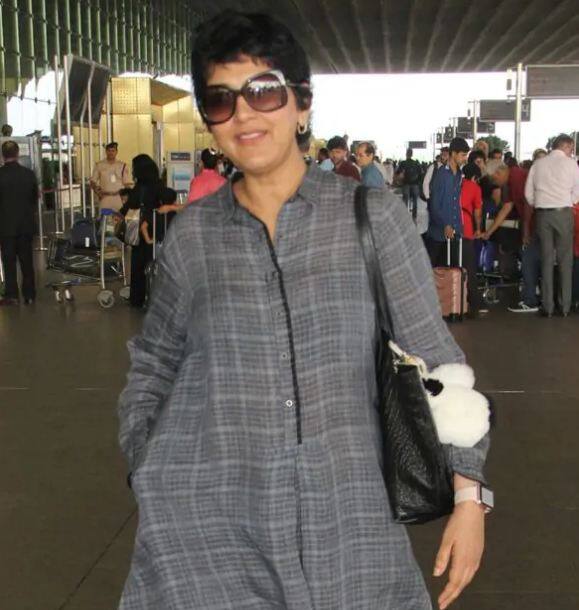 ਕੁਝ ਸਮਾਂ ਪਹਿਲਾਂ ਹੀ ਸੋਨਾਲੀ ਆਪਣਾ ਕੈਂਸਰ ਦਾ ਇਲਾਜ ਕਰਵਾ ਵਾਪਸ ਪਰਤੀ ਹੈ।