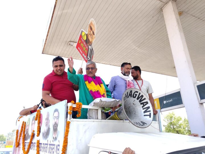 Yogendra Yadav campaigned for dr dharamvira gandhi ਡਾ. ਗਾਂਧੀ ਨੂੰ ਮਿਲਿਆ ਯੋਗੇਂਦਰ ਯਾਦਵ ਦਾ ਸਾਥ