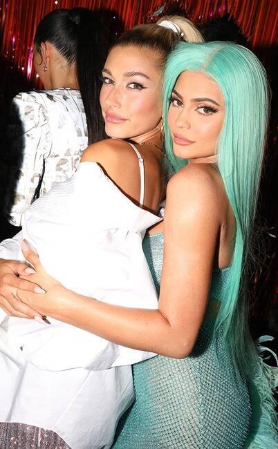 ਤਸਵੀਰਾਂ ‘ਚ ਕਾਇਲੀ ਬੇਹੱਦ ਹੌਟ ਨਜ਼ਰ ਆ ਰਹੀ ਹੈ।