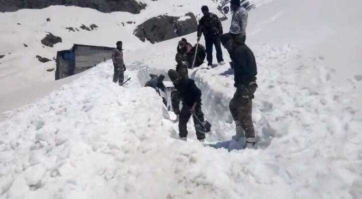 ਇਸ ਤੋਂ ਇਲਾਵਾ ਬਿਜਲੀ ਤੇ ਪਾਣੀ ਦੀ ਮੁਸ਼ਕਲ ਵੀ ਵੱਡੇ ਪੱਧਰ 'ਤੇ ਬਣੀ ਹੋਈ ਹੈ। 