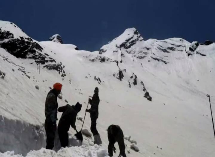 ਮੰਨਿਆ ਜਾ ਰਿਹਾ ਹੈ ਕਿ ਇਸ ਵਾਰ ਜਦੋਂ ਕਪਾਟ ਖੋਲ੍ਹੇ ਜਾਣਗੇ ਤਾਂ ਪੰਜਾਬ ਤੋਂ ਆਉਣ ਵਾਲੇ ਸ਼ਰਧਾਲੂਆਂ ਨੂੰ ਸ੍ਰੀ ਹੇਮਕੁੰਟ ਸਾਹਿਬ ਦੀ ਤਸਵੀਰ ਬਦਲੀ ਨਜ਼ਰ ਆਏਗੀ। ਚੁਫੇਰੇ ਬਰਫ਼ ਹੀ ਬਰਫ਼ ਨਜ਼ਰ ਆਏਗੀ। 