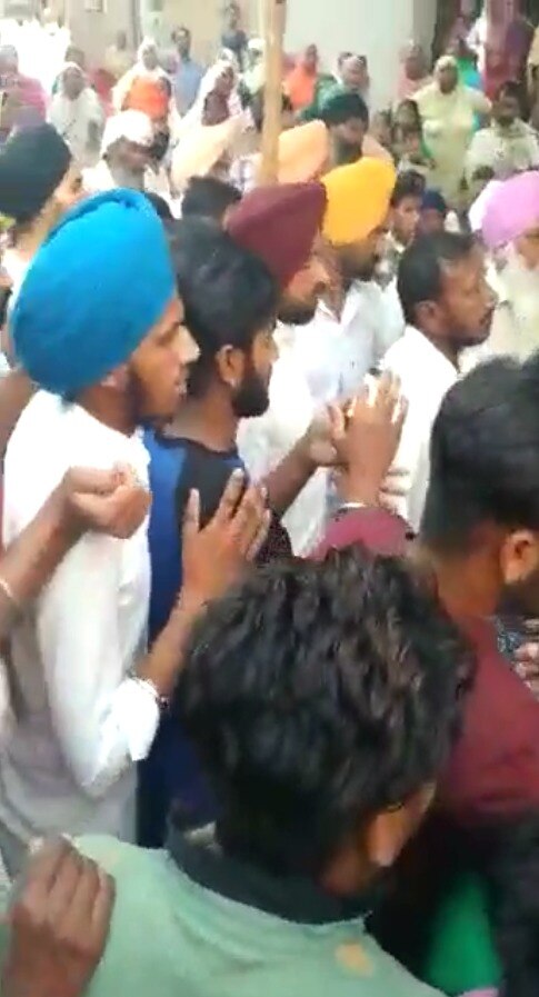 ਤਰਨ ਤਾਰਨ: ਲੋਕ ਸਭਾ ਹਲਕਾ ਖਡੂਰ ਸਾਹਿਬ ਅਧੀਨ ਵਿਧਾਨ ਸਭਾ ਹਲਕਾ ਪੱਟੀ 'ਚ ਰੈਲੀ ਦੌਰਾਨ ਕਾਂਗਰਸੀ ਵਰਕਰ ਆਪਸ ਵਿੱਚ ਭਿੜ ਗਏ। 