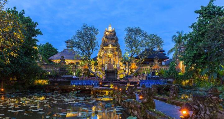 ਬਾਲੀ ਦੁਨੀਆ ਦੇ ਸਭ ਤੋਂ ਬਿਹਤਰੀਨ ਆਈਲੈਂਡ ‘ਚ ਸ਼ਾਮਲ ਹੈ। ਇੱਥੇ ਚਾਰ ਰਾਤਾਂ ਤੇ 5 ਦਿਨਾਂ ਦਾ ਟੂਰ ਪੈਕੇਜ 47,150 ਰੁਪਏ ਦਾ ਆਫਰ ਕੀਤਾ ਜਾ ਰਿਹਾ ਹੈ। ਇਹ ਟੂਰ 21 ਮਈ ਤੋਂ ਸ਼ੁਰੂ ਹੋਵੇਗਾ।