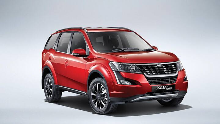 ਮਹਿੰਦਰਾ XUV500 ਦੇ ਇਸ ਨਵੇਂ ਵੈਰੀਅੰਟ ‘ਚ 6-ਵੇ ਐਡਸਟੇਬਲ ਡ੍ਰਾਈਵਰ ਸੀਟ, ਪ੍ਰੋਜੈਟਰ ਹੈਡਲਾਈਟ, ਸਭ ਵਹੀਲ ‘ਤੇ ਡਿਸਕ ਬ੍ਰੈਕ, ਫੈਬ੍ਰਿਕ ਅਪਹੋਲਸਟਰੀ, ਇਲੈਕਟ੍ਰਿਕਲੀ ਐਡਜਸਟ ਹੋਣ ਵਾਲੇ ਸ਼ੀਸ਼ੇ, ਰਿਮੋਟ ਫਲਿਪ ਦੀ ਚਾਬੀ, ਫੋਲਡੇਬਲ ਸੈਕੰਡ ਤੇ ਥਰਡ ਰੋਅ ਦੀਆਂ ਸੀਟਾਂ ਤੇ ਰਿਅਰ ਡਿਫਾਗਰ ਫੀਚਰਸ ਹਨ।