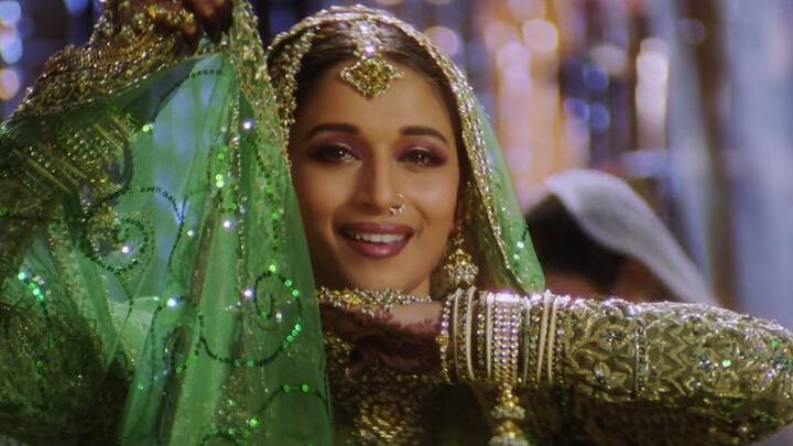 ਘੱਟ ਹੀ ਲੋਕਾਂ ਨੂੰ ਪਤਾ ਹੈ ਕਿ ਮਾਧੁਰੀ ਨੇ ਕਲਾਸੀਕਲ ਡਾਂਸ ਦੀ ਟ੍ਰੇਨਿੰਗ ਲਈ ਹੋਈ ਹੈ ਤੇ ਉਹ ਇੱਕ ਟ੍ਰੇਂਡ ਕੱਥਕ ਡਾਂਸਰ ਹੈ।