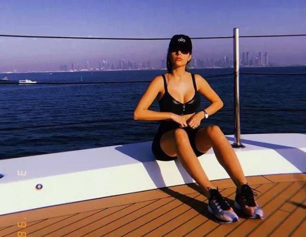 ਬਾਅਦ ‘ਚ ਦੋਵਾਂ ਨੇ ਆਪਣੇ ਰਿਸ਼ਤੇ ਨੂੰ ਸਭ ਦੇ ਸਾਹਮਣੇ ਸਵੀਕਾਰ ਕੀਤਾ। ਹੁਣ ਦੋਵਾਂ ਦੇ ਬੱਚੇ ਵੀ ਹਨ ਤੇ ਦੋਵੇਂ ਕਾਫੀ ਚੰਗਾ ਸਮਾਂ ਬਿਤਾ ਰਹੇ ਹਨ।