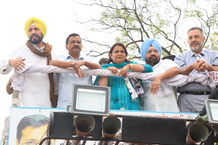 ਚੋਣ ਕਮਿਸ਼ਨ ਨੇ ਪੱਛਮ ਬੰਗਾਲ ਵਿੱਚ ਹਿੰਸਾ ਕਰਕੇ ਕੱਲ੍ਹ ਰਾਤ 10 ਵਜੇ ਤਕ ਹੀ ਚੋਣ ਪ੍ਰਚਾਰ ਨੂੰ ਬ੍ਰੇਕ ਲਾ ਦਿੱਤੀ ਸੀ। 