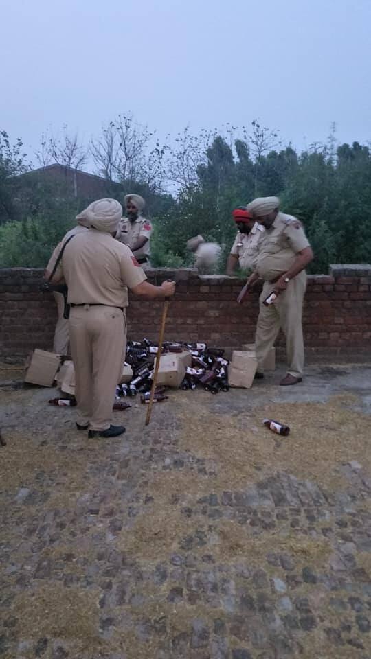 ਉਨ੍ਹਾਂ ਦਾ ਇਲਜ਼ਾਮ ਸੀ ਕਿ ਇਹ ਸ਼ਰਾਬ ਵੋਟਾਂ ਦੌਰਾਨ ਵੰਡੀ ਜਾਣੀ ਸੀ। ਧਰਨੇ ਬਾਅਦ ਕਾਰਵਾਈ ਕਰਦਿਆਂ ਪ੍ਰਸ਼ਾਸਨ ਨੇ ਸਾਰੀ ਸ਼ਰਾਬ ਜ਼ਬਤ ਕਰ ਲਈ ਹੈ।
