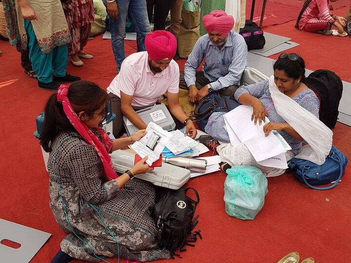 ਪੰਜਾਬ ਦੀਆਂ 13 ਲੋਕ ਸਭਾ ਸੀਟਾਂ 'ਤੇ ਕੁੱਲ 278 ਉਮੀਦਵਾਰਾਂ ਹਨ, ਜਿਨ੍ਹਾਂ ਵਿੱਚ 254 ਪੁਰਸ਼ ਅਤੇ 24 ਮਹਿਲਾਵਾਂ ਸ਼ਾਮਲ ਹਨ।