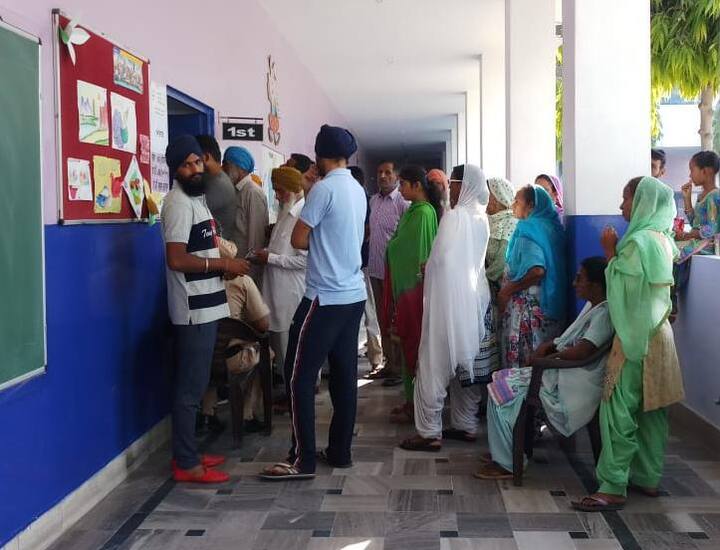 ਦਰਅਸਲ ਪੰਜਾਬ ਵਿੱਚ ਚੋਣ ਕਮਿਸ਼ਨ ਵੱਲੋਂ ਮਾਡਲ ਪੋਲਿੰਗ ਬੂਥ ਬਣਾਏ ਗਏ ਹਨ ਤਾਂ ਵੱਧ ਤੋਂ ਵੱਧ ਵੋਟਰਾਂ ਨੂੰ ਵੋਟ ਪਾਉਣ ਲਈ ਆਕਰਸ਼ਿਤ ਕੀਤਾ ਜਾ ਸਕੇ।