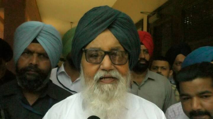 ਇਸ ਮੌਕੇ ਪੰਜ ਵਾਰ ਪੰਜਾਬ ਦੇ ਮੁੱਖ ਮੰਤਰੀ ਰਹਿ ਚੁੱਕੇ ਪ੍ਰਕਾਸ਼ ਸਿੰਘ ਬਾਦਲ ਨੇ ਕਿਹਾ ਕਿ ਉਨ੍ਹਾਂ ਦੀ ਨੂੰਹ ਪਿਛਲੀ ਵਾਰ ਤੋਂ ਵੀ ਵੱਡੀ ਲੀਡ ਨਾਲ ਜਿੱਤ ਹਾਸਲ ਕਰੇਗੀ।