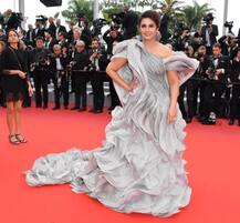 ਰੈੱਡ ਕਾਰਪਿਟ \'ਤੇ ਹੁਮਾ ਕੁਰੈਸ਼ੀ ਦੀ ਖੂਬਸੂਰਤੀ, ਵੇਖੋ ਤਸਵੀਰਾਂ