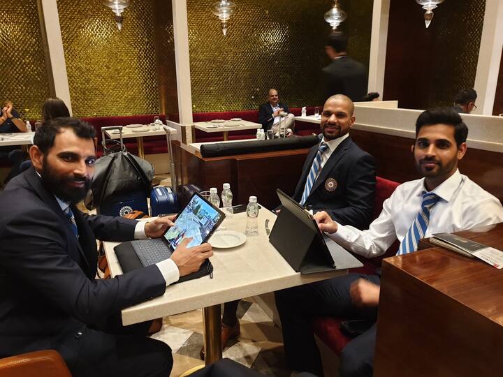 ਕਪਤਾਨ ਵਿਰਾਟ ਕੋਹਲੀ ਦੀ ਅਗਵਾਈ ਵਿੱਚ ਟੀਮ ਇੰਡੀਆ 30 ਮਈ ਤੋਂ ਇੰਗਲੈਂਡ ਤੇ ਵੇਲਸ ਵਿੱਚ ਹੋਣ ਵਾਲੇ ਵਿਸ਼ਵ ਕੱਪ ਲਈ ਇੰਗਲੈਂਡ ਰਵਾਨਾ ਹੋ ਗਈ ਹੈ।