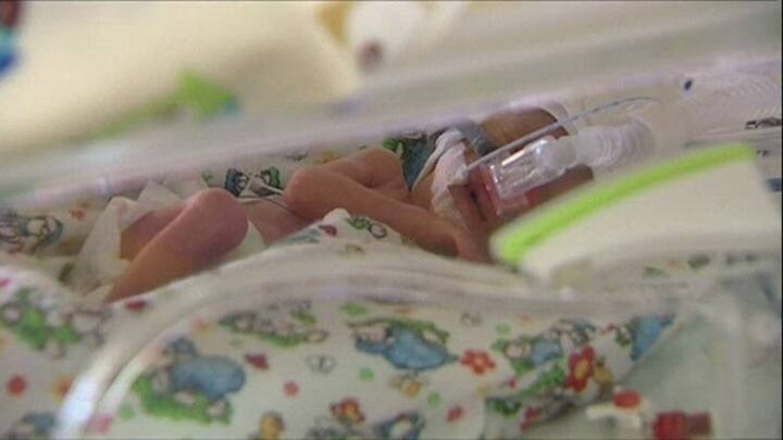 ਪੋਲੈਂਡ ਦੇ ਰਾਸ਼ਟਰਪਤੀ ਆਦਰਜੇਜ ਦੂਦਾ ਨੇ ਟਵੀਟ ਕਰ ਬੱਚਿਆਂ ਦੇ ਮਾਂਪੀਆ ਤੇ ਡਾਕਟਰਾਂ ਨੂੰ ਵਧਾਈ ਦਿੱਤੀ ਹੈ।