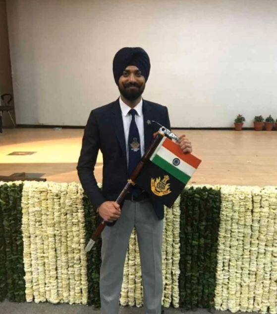 ਮਾਨਸਾ ਦੇ ਪਿੰਡ ਜਟਾਣਾ ਕਲਾਂ ਦਾ ਰਹਿਣ ਵਾਲੇ ਰਮਨਵੀਰ ਨੂੰ ਘਰ ਵਿੱਚੋਂ ਹੀ ਦੇਸ਼ ਸੇਵਾ ਦੀ ਚੇਟਕ ਲੱਗੀ ਸੀ। ਉਸ ਦੇ ਦਾਦਾ ਆਜ਼ਾਦੀ ਘੁਲਾਟੀਏ ਸਨ ਅਤੇ ਉਨ੍ਹਾਂ ਦੇ ਪਾਏ ਪੂਰਨਿਆਂ 'ਤੇ ਤੁਰਦਾ ਰਮਨਵੀਰ ਨੈਸ਼ਨਲ ਸਕਿਉਰਿਟੀ ਗਾਰਡ ਵਿੱਚ ਸੇਵਾਵਾਂ ਨਿਭਾਅ ਰਿਹਾ ਹੈ।