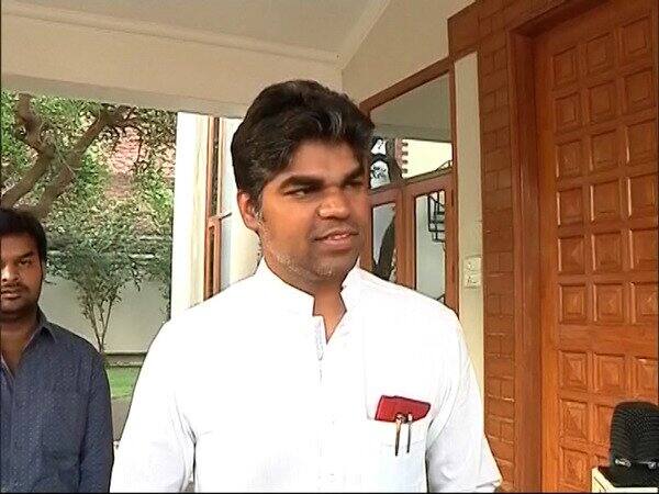 ਅਕਸ਼ੇ ਯਾਦਵ ਫਿਰੋਜ਼ਾਬਾਦ ਤੋਂ ਡਾ. ਚੰਦਰਸੇਨ ਯਾਦਵ ਤੋਂ 28781 ਵੋਟਾਂ ਤੋਂ ਹਾਰ ਗਏ।