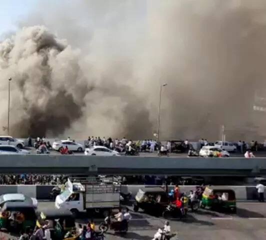 ਇਸ ਮਾਮਲੇ ਵਿੱਚ ਪੁਲਿਸ ਨੇ ਤਿੰਨ ਜਣਿਆਂ ਖ਼ਿਲਾਫ਼ ਗੈਰ ਇਰਾਦਤਨ ਕਤਲ ਦਾ ਮਾਮਲਾ ਦਰਜ ਕਰ ਲਿਆ ਹੈ। ਇਨ੍ਹਾਂ ਵਿੱਚ ਹਰਸੁਲ ਵੇਕਰਿਆ ਉਰਫ਼ ਐਚਕੇ, ਜਿਗੇਸ਼ ਸਵਜੀ ਪਾਘਡਾਲ ਤੇ ਭਾਰਗਵ ਬੂਟਾਣੀ ਸ਼ਾਮਲ ਹਨ। 