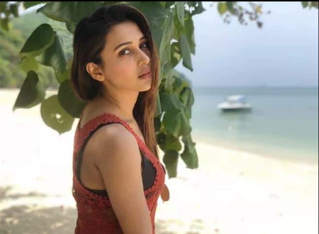 ਮਿਮੀ ਹੁਣ ਆਪਣੇ ਪ੍ਰੋਫੈਸਨਲ ਲਾਈਫ ਦੇ ਨਾਲ ਆਪਣੇ ਖੇਤਰ ਦੀਆਂ ਸਮੱਸਿਆਵਾਂ ਵੀ ਸੰਸਦ ਮੈਂਬਰ ਬਣ ਚੁੱਕਦੀ ਨਜ਼ਰ ਆਵੇਗੀ। ਦੇਖਦੇ ਹਾਂ ਕਿ ਦੋਵੇਂ ਕੰਮ ਇਕੱਠੇ ਕਰਦੇ ਹੋਏ, ਉਹ ਕਿਵੇਂ ਆਪਣੇ ਆਪ ਨੂੰ ਜ਼ਿਆਦਾ ਬਿਹਤਰ ਸਾਬਤ ਕਰ ਸਕਦੀ ਹੈ।