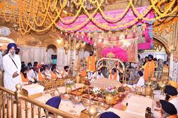 ਮੀਰੀ-ਪੀਰੀ ਦੇ ਮਾਲਕ ਦਾ ਗੁਰਤਾਗੱਦੀ ਦਿਵਸ, ਅਕਾਲ ਤਖ਼ਤ 'ਤੇ ਸਜਾਏ ਜਲੌਅ