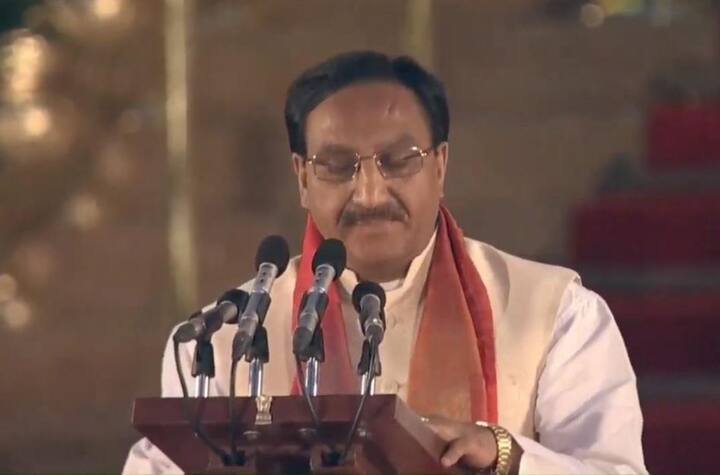 ਉੱਤਰਾਖੰਡ ਦੇ ਮੁੱਖ ਮੰਤਰੀ ਰਹਿ ਚੁੱਕੇ ਰਮੇਸ਼ ਪੋਖਰੀਆਲ ਨਿਸ਼ੰਕ ਨੇ ਵੀ ਕੇਂਦਰੀ ਮੰਤਰੀ ਵਜੋਂ ਸਹੁੰ ਚੁੱਕ ਲਈ ਹੈ।