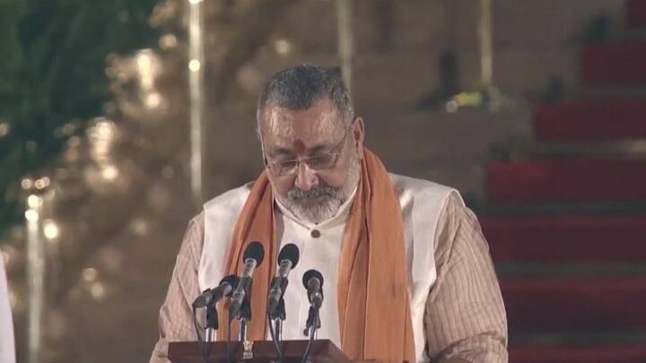 ਬਿਹਾਰ ਦੇ ਬੇਗੂਸਰਾਏ ਤੋਂ ਚੋਣ ਜਿੱਤ ਗਿਰੀਰਾਜ ਸਿੰਘ ਇਸ ਵਾਰ ਫਿਰ ਕੇਂਦਰੀ ਕੈਬਨਿਟ ਵਿੱਚ ਹਨ। ਉਹ ਪਿਛਲੀ ਸਰਕਾਰ ਵਿੱਚ ਲਘੂ ਉਦਯੋਗ ਰਾਜ ਮੰਤਰੀ ਸਨ।