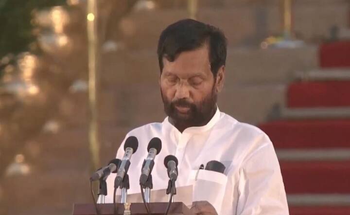 ਐਲਜੇਪੀ ਦੇ ਰਾਸ਼ਟਰੀ ਮੁਖੀ ਰਾਮ ਵਿਲਾਸ ਪਾਸਵਾਨ ਦੂਜੀ ਵਾਰ ਬਣੀ ਮੋਦੀ ਸਰਕਾਰ ਵਿੱਚ ਹੀ ਕੇਂਦਰੀ ਵਜ਼ਾਰ ਦਾ ਹਿੱਸਾ ਹਨ।