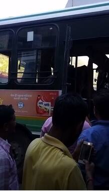 ਜਦੋਂ ਬੱਸ \'ਚ ਝੂਟਾ ਲੈਣ ਪੁੱਜੀ ਗਾਂ! ਵੀਡੀਓ ਵਾਇਰਲ