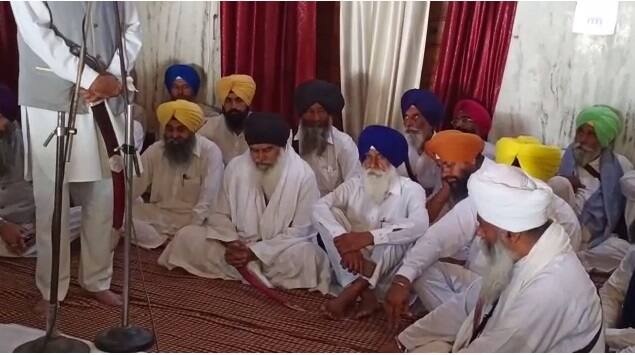 ਇਸ ਤੋਂ ਬਾਅਦ 12 ਅਕਤੂਬਰ, 2015 ਨੂੰ ਬਰਗਾੜੀ ਦੇ ਗੁਰਦੁਆਰਾ ਸਾਹਿਬ ਦੇ ਬਾਹਰ ਸ੍ਰੀ ਗੁਰੂ ਗ੍ਰੰਥ ਸਾਹਿਬ ਜੀ ਦੇ ਅੰਗ ਖਿਲਾਰੇ ਗਏ ਸੀ।