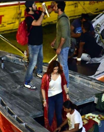 ਫ਼ਿਲਮ ‘ਚ ਆਲਿਆ ਤੇ ਰਣਬੀਰ ਤੋਂ ਇਲਾਵਾ ਅਮਿਤਾਭ ਬੱਚਨ ਤੇ ਮੌਨੀ ਰਾਏ ਵੀ ਨਜ਼ਰ ਆਉਣਗੇ।